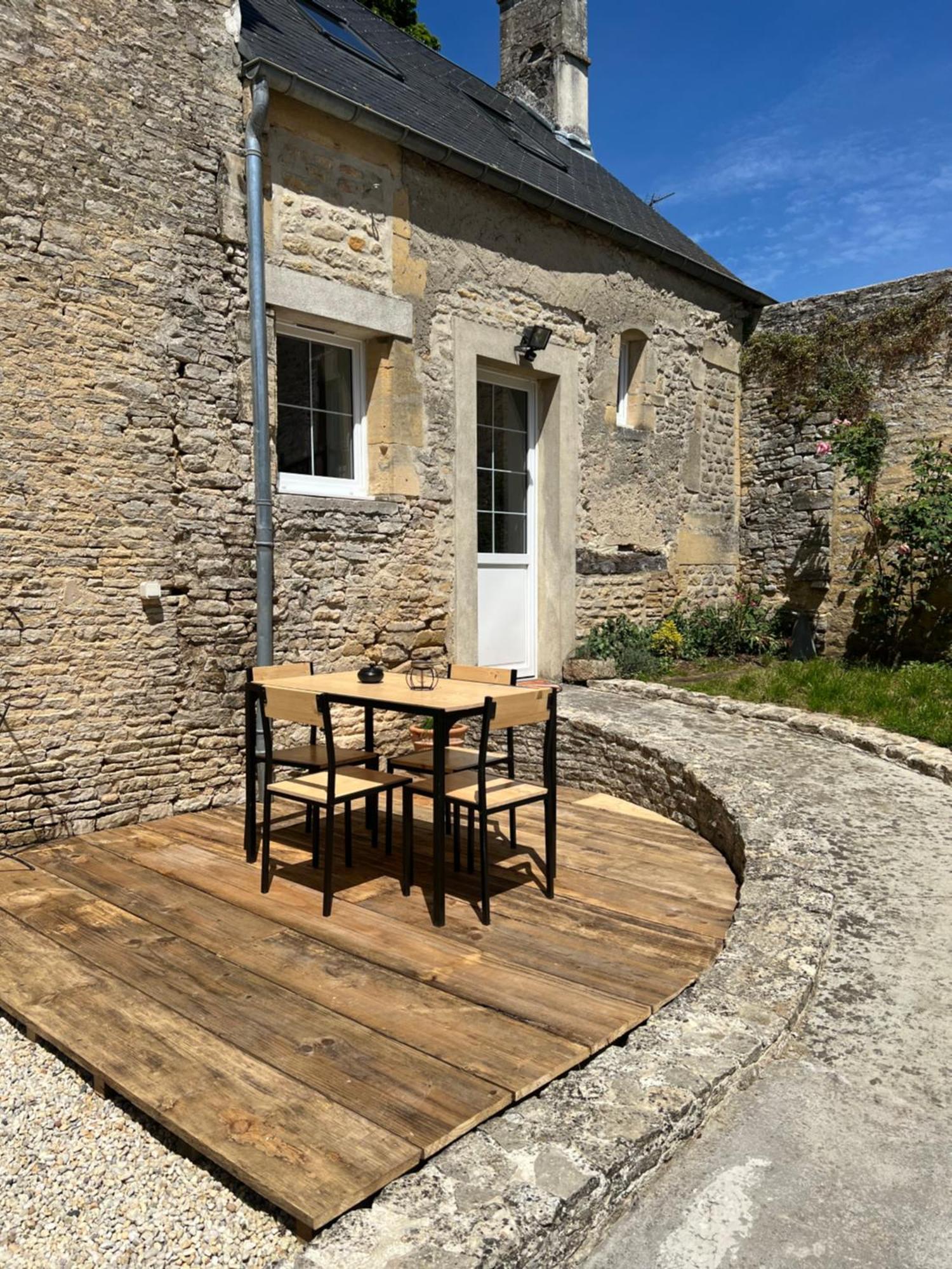 Escapade En Baiocensis Apartment Villiers-le-Sec  ภายนอก รูปภาพ